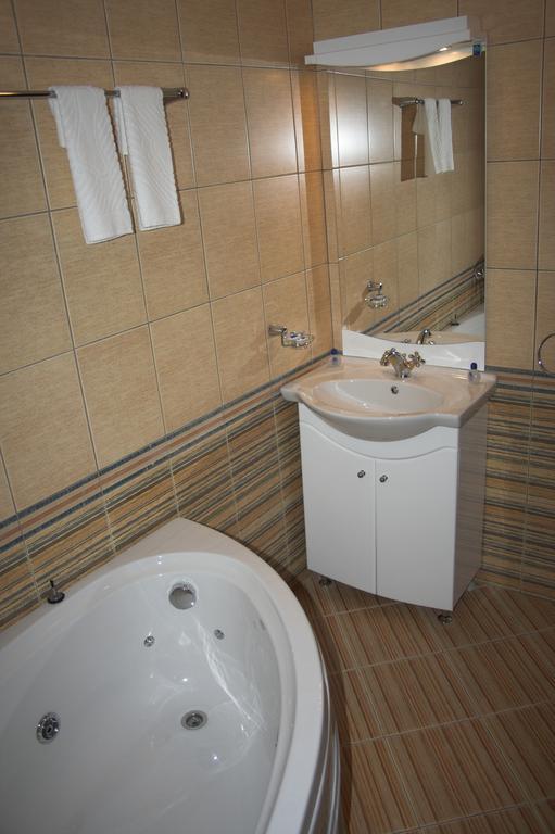Hotel Old Times アセノヴグラト 部屋 写真