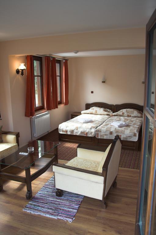Hotel Old Times アセノヴグラト 部屋 写真